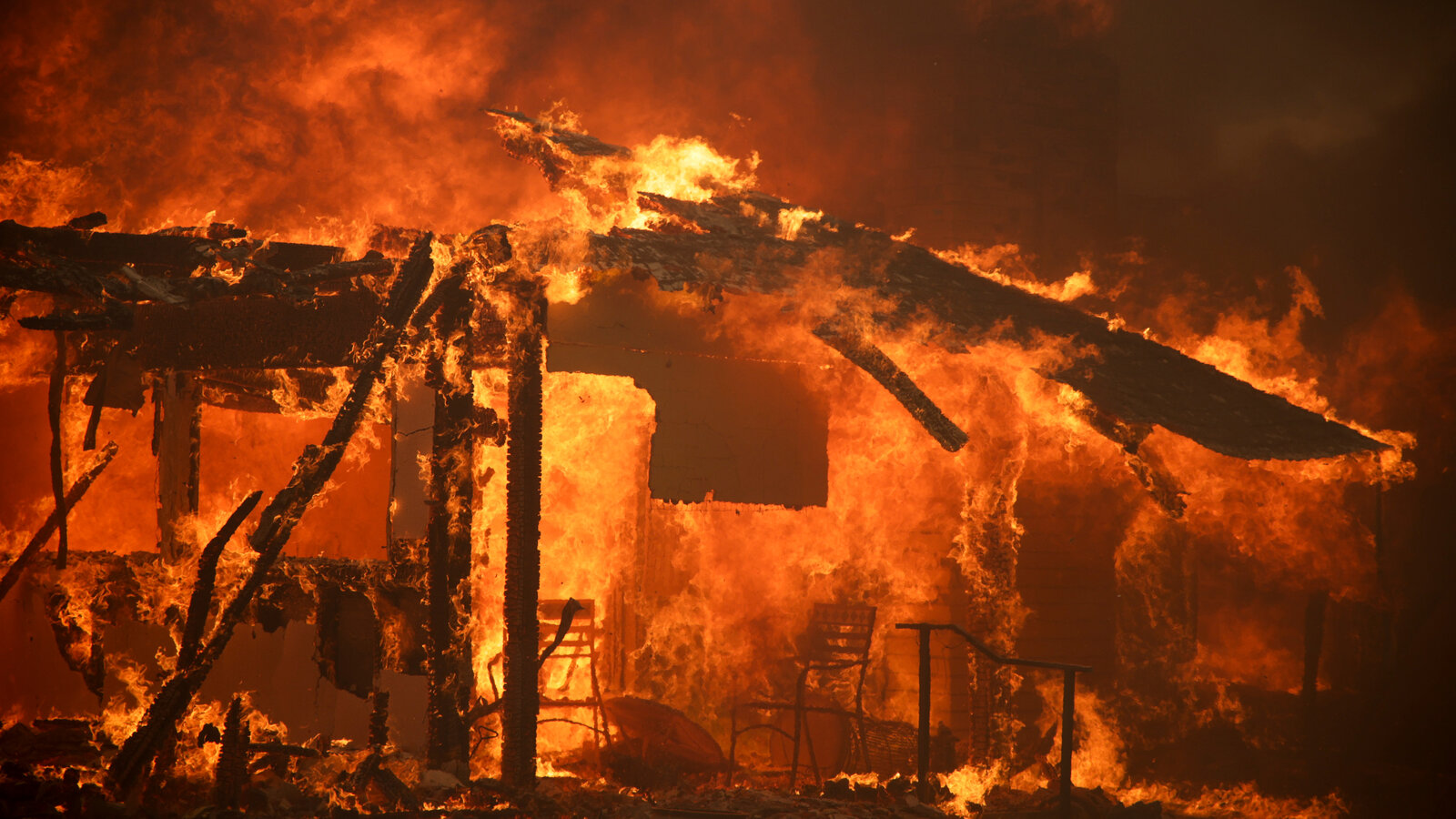 ओखलढुङ्गामा आगलागी, ५७ लाख बढीको क्षति