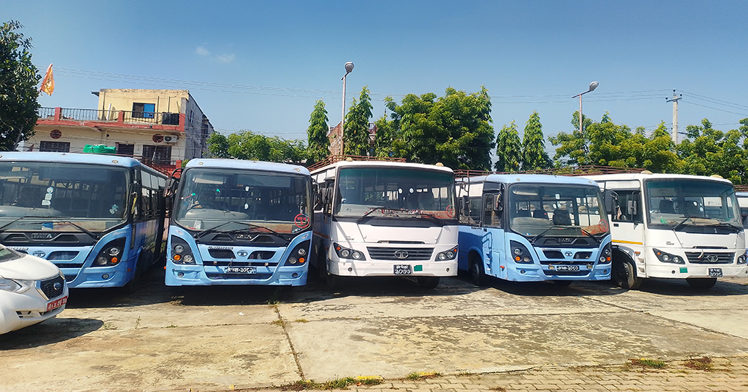 प्रयोगविहीन बन्दै करोडौँ मूल्यका नगरबस