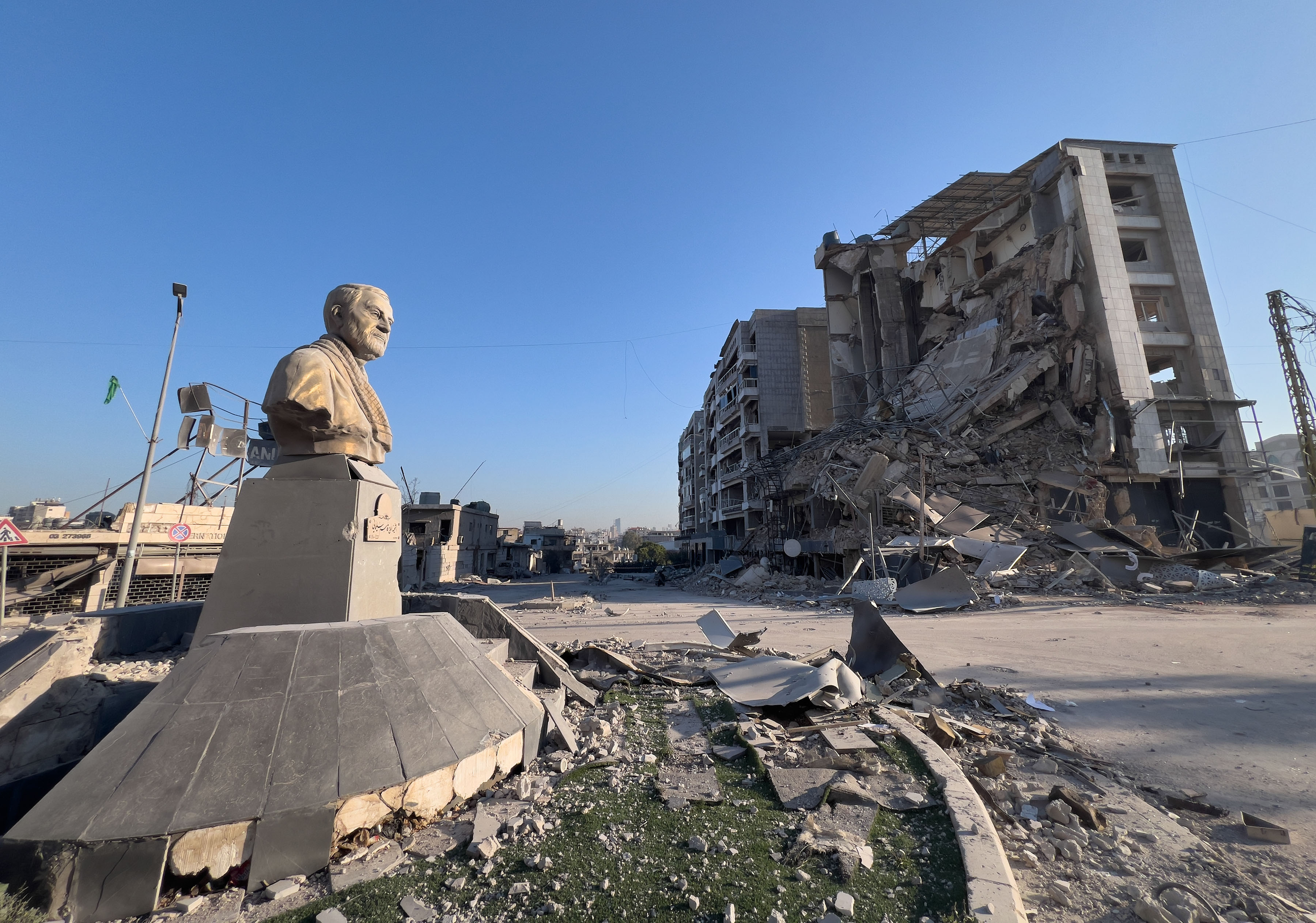 मध्यपूर्व युद्ध : लेबननमा एक लाख मानिस विस्थापित