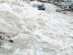 सुरौदी खोलामा पुल नहुँदा स्थानीय मारमा