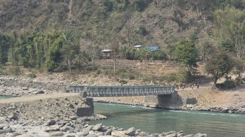 सुनकोशीको बङ्शिलाघाटमा अस्थायी बेलिब्रिज सञ्चालनमा