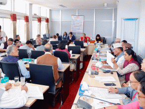 निजामती सेवामा अवकाश उमेर हदबारे टुंगो लागेन, आज पनि बैठक बस्दै