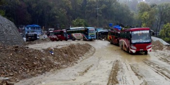 बुटवल–नारायणगढ सडक अझै अवरुद्ध