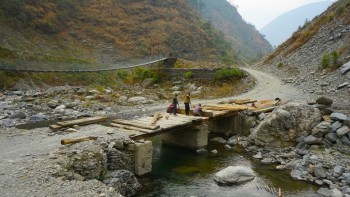 सम्झौता भएको ५ वर्षसम्म पनि भएन पुलको निर्माण सुरु