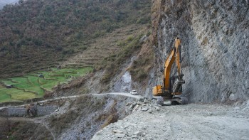 कर्णाली राजमार्ग अलपत्र पार्ने निर्माण कम्पनी कालोसूचीमा
