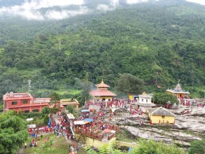 गलेश्वर शिवालयमा भक्तजनको घुइँचो