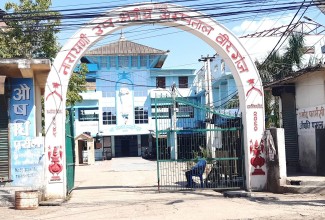 ‘आइसीयू’ र ‘सीसीयू’ कक्षमा विद्युत सेवा अवरुद्ध, मोबाइलको लाइट बालेर उपचार