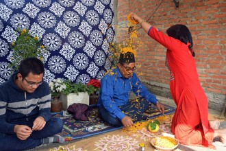 भक्तपुरका नेवार समुदायले फरक फरक दिनमा तिहार मनाउँदै