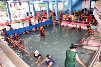 प्राकृतिक उपचारको केन्द्र बन्दै म्याग्दीको सिंगा तातोपानी कुण्ड
