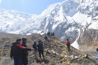 अन्नपूर्ण आधार शिविरमा पर्यटक खचाखच