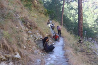 बाजुराको ४ वडा सडक सञ्जालको पहुँच बाहिर,  स्थानीय मारमा