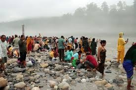 पवित्र कालीगण्डकी नदीमा स्नान गर्नेको घुइँचो