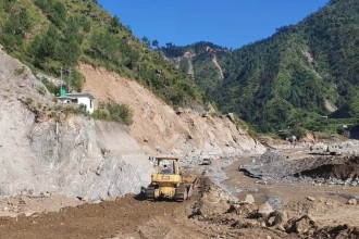 बिपी राजमार्गको क्षतिग्रस्त खण्ड स्थायी रूपमा पुनर्निर्माण गरिँदै