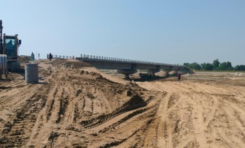 वनहरा नदीमाथिको पुल निर्माण कार्य ९० प्रतिशत सम्पन्न