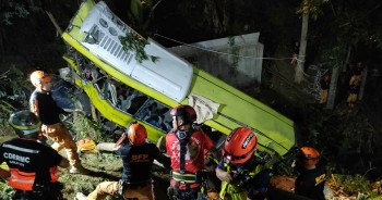 फिलिपिन्समा यात्रुवाहक बस दुर्घटना हुँदा ४ जनाको मृत्यु, २३ घाइते