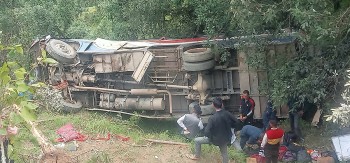 बैतडीमा बस दुर्घटना : ८ जनाको मृत्यु, ४५ जना घाइते