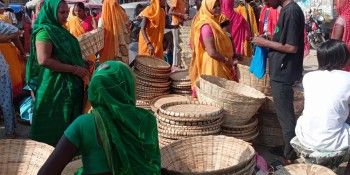 छठपर्व नजिकिँदा बाँसका सामानको माग बढ्यो