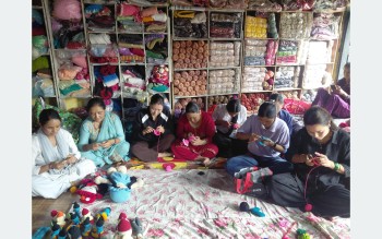 धागोबाट सृजना, आत्मनिर्भर बन्दै आमाहरू