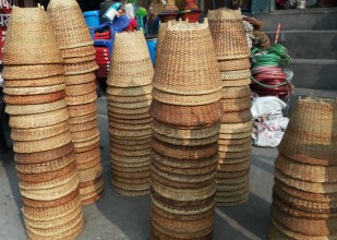 सुदूर पहाडमा पाइँदैन डोको, डालो र भकारी