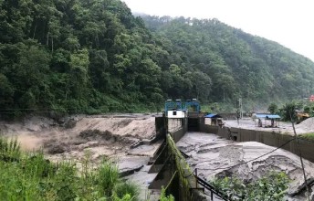 बाढीले विद्युत् आयोजनाको पावर हाउस बगायो