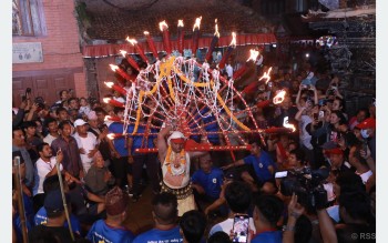 यसरी मनाइयो मध्यपुरथिमिको ऐतिहासिक जिब्रो छेड्ने जात्रा