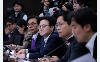 ट्रम्पकाे शुल्क योजनामा कानुनी अड्चन