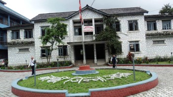 सुकुमबासी शिविरमा चिकित्सकसहितको स्वास्थ्य टोली