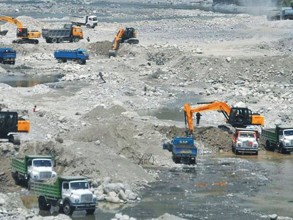 रोकिएन कालीगण्डकी नदीमा दोहन