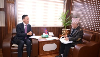 अर्थमन्त्री खनालसँग नेपालका लागि कोरियाका राजदूतको शिष्टाचार भेट