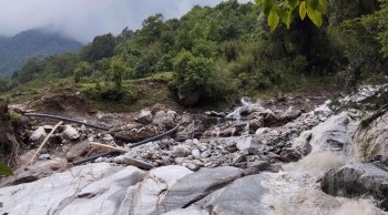 पहिरोले नेपाल–चीन सीमाको ७१ नम्बर स्तम्भ पुरियो