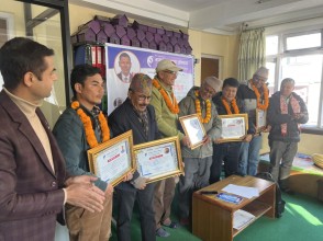 नागार्जुन प्रतिष्ठानद्वारा वरिष्ठ समालोचक पोखरेलसहितका  स्रष्टालाई सम्मान