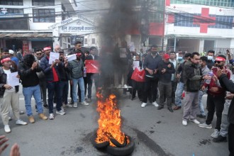 अध्यक्ष ओली पक्राउपछि देशभर आन्दोलन चर्कियो, एमाले कार्यकर्ता सडकमा