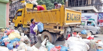 दुई महिनादेखि फोहर नउठ्दा शिवगञ्ज दुर्गन्धित
