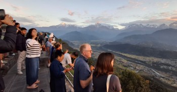 पोखरा भरिभराउ: लामो बिदाले बढायो आन्तरिक पर्यटन
