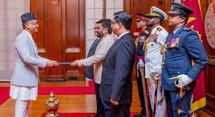 राजदूत घिमिरेद्वारा राजा चार्ल्ससमक्ष ओहोदाको प्रमाणपत्र प्रस्तुत