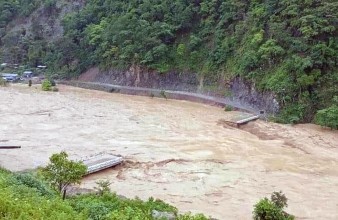 पानीको सतह बढेपछि ‘बेलिब्रिज’ झिकियो