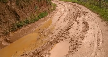 बजेट अभावले ‘एक निर्वाचन क्षेत्र, एक रणनीतिक सडक’ को काम रोकियो