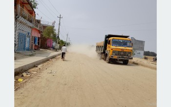 समयमै निर्माण नसक्दा अलपत्र सडक : पानी पर्दा हिलाम्मे, नपर्दा धुलाम्मे