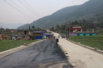 दरवाङ–मुना–ढोरपाटन सडकमा कालोपत्र सुरु