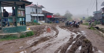 दमक–चिसापनी सडक ३३ वर्षमा पनि भएन पूरा