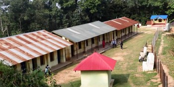 कक्षाकोठालाई वस्तुभाउबाट जोगाउन विद्यालयमा घेराबारा