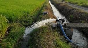 सिँचाइका लागि एक वर्षमा १६ डिप बोरिङ वितरण