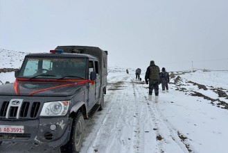 ‘हिडन भ्याली’ मा अलपत्र परेका पर्यटकको उद्धार प्रयास जारी छ : सेना