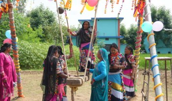 दाजुभाइको दीर्घायुको कामना गर्दै मनाए रानाथारू महिलाले तिज