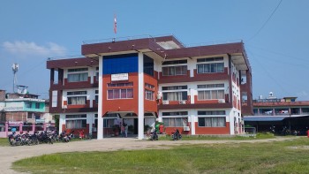 प्लास्टिकको झोलामा प्रतिबन्ध लगाउँदै टीकापुर नगरपालिका