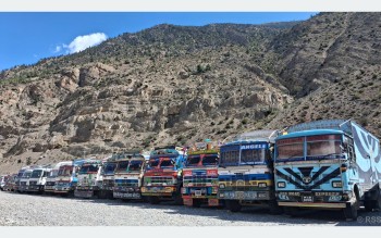 लेतेदेखि कोरलासम्म रोकिएका छन् पाँच सय भन्दा बढी कन्टेनर
