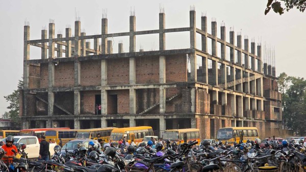 अलपत्र रहेको गिरिजाप्रसाद कोइराला सभागृहको निर्माण हुदै