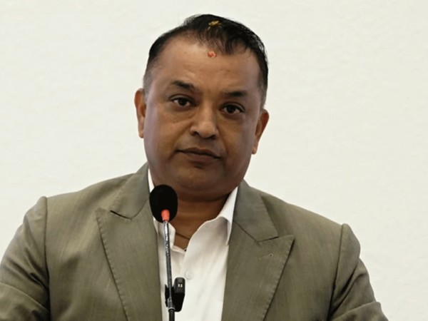 कांग्रेस सभापति गगन थापालाई सम्मान