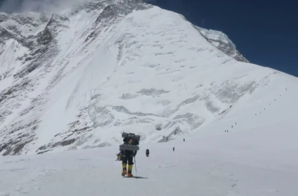 हिमाल आरोहीको सकशुल उद्दार