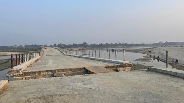 तीन महिनाभित्र कमला पुल सम्पन्न गर्ने निर्माण कम्पनीको प्रतिबद्धता